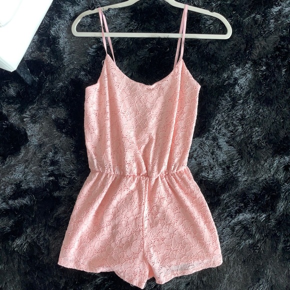 Papaya Dresses & Skirts - Papaya women’s pink floral romper small